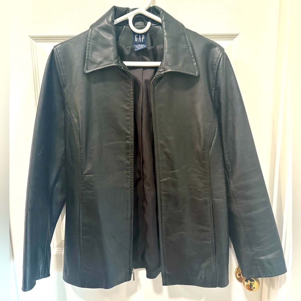 Gap Y2K women’s black leather zip up jacket size Small RN 54023 poly lining